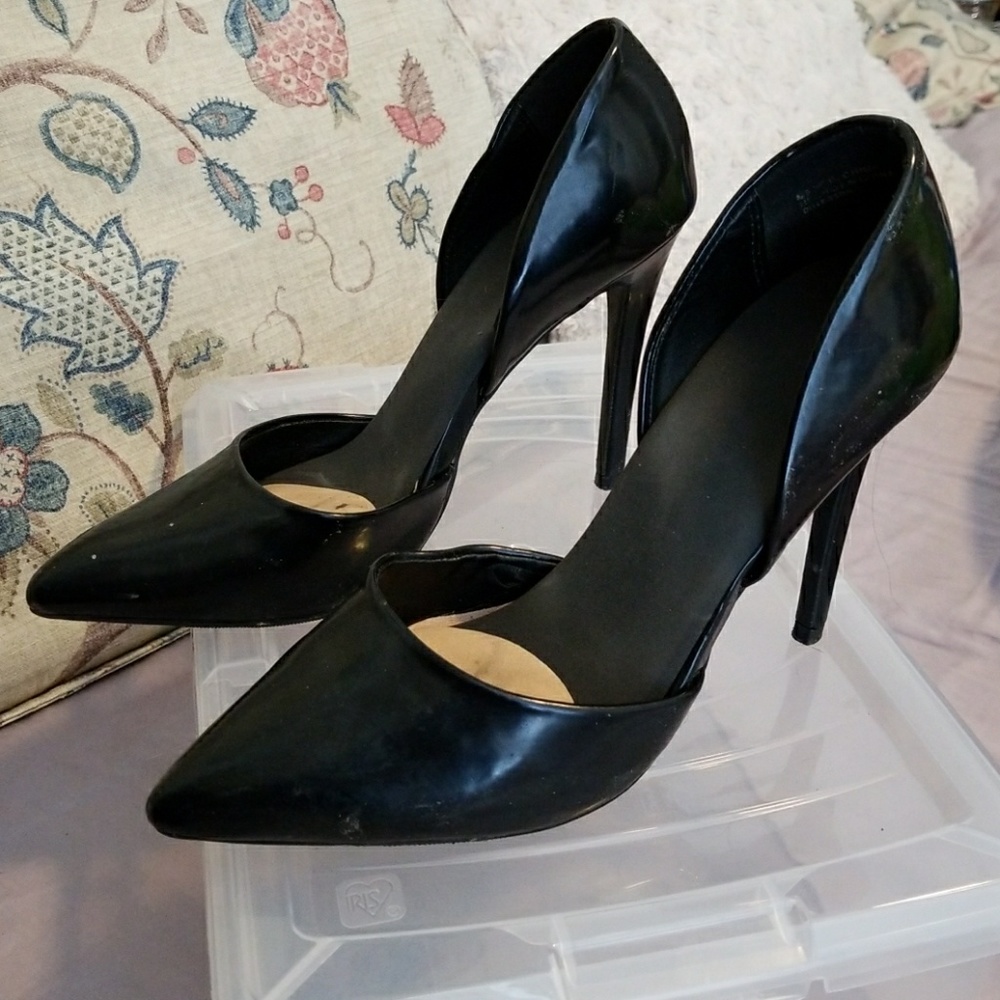 Heels - Picture 2 of 3